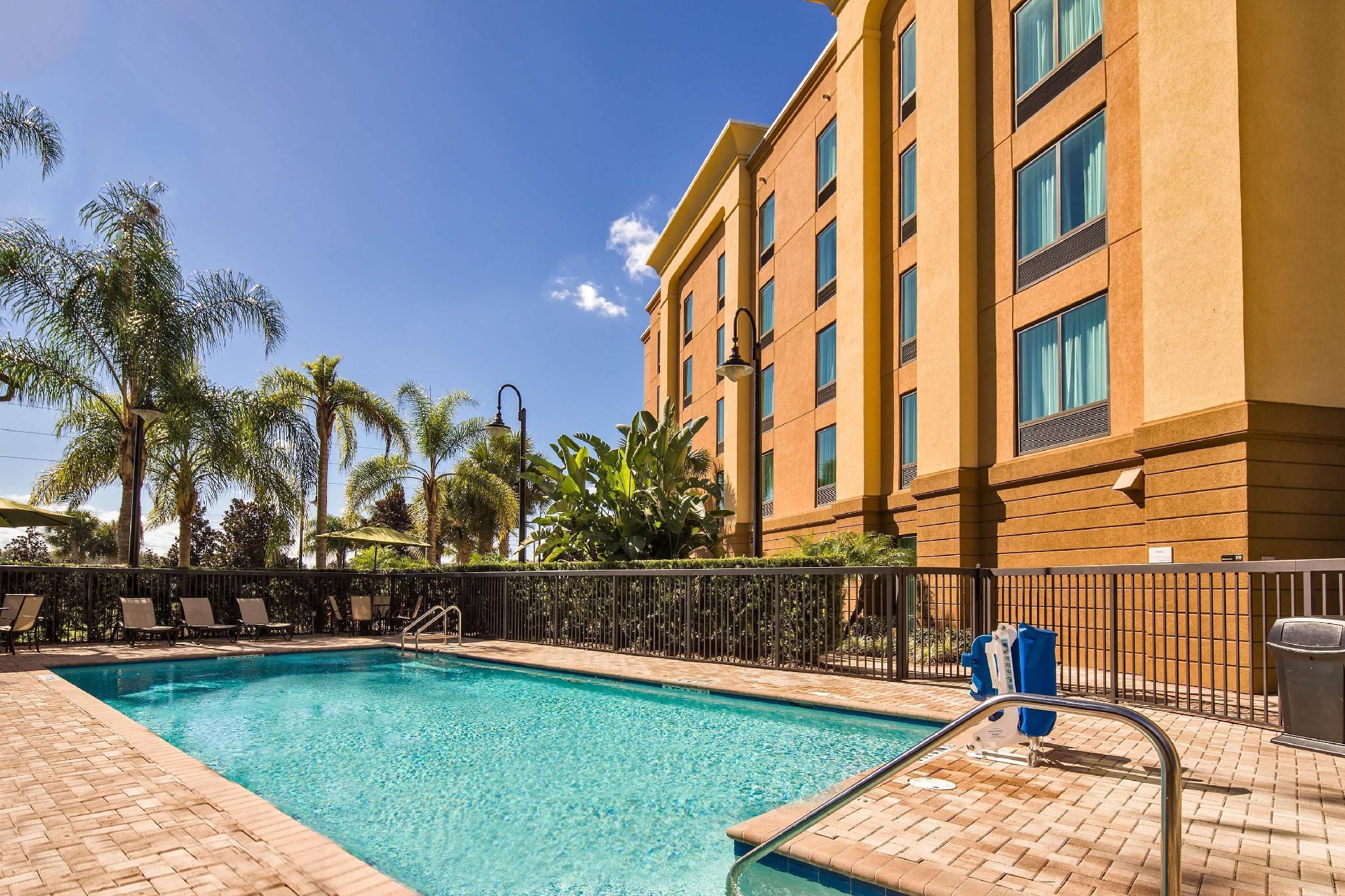 Hampton Inn & Suites Orlando-Apopka Exterior photo