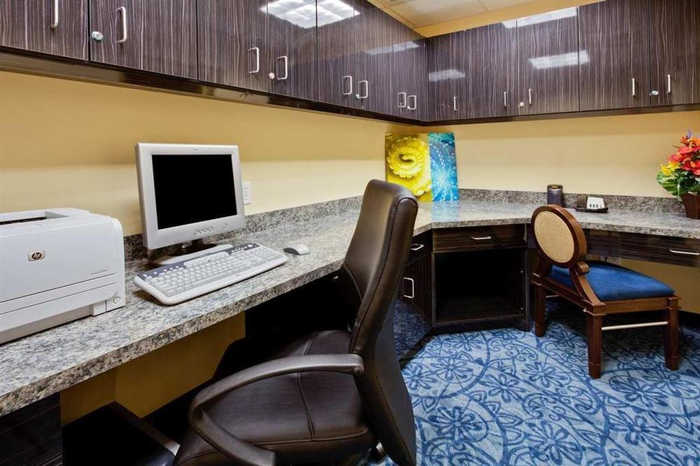 Hampton Inn & Suites Orlando-Apopka Business photo